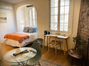 HOM I Amplio y luminoso Departamento en Barrio Lastarria